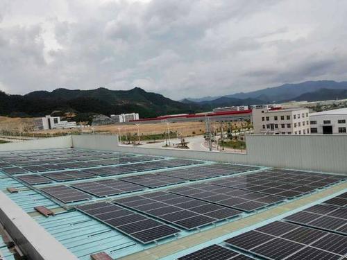 新能源新兴集团建粤西地区最大的工厂屋顶光伏发电站